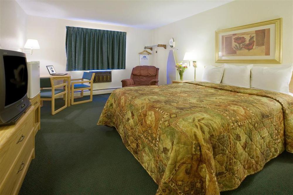 Americas Best Value Inn & Suites Detroit Lakes Bilik gambar
